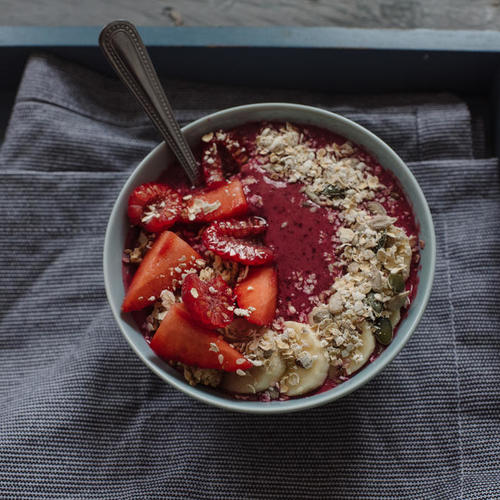 Strawberry, Banana and Oat Smoothie Bowl